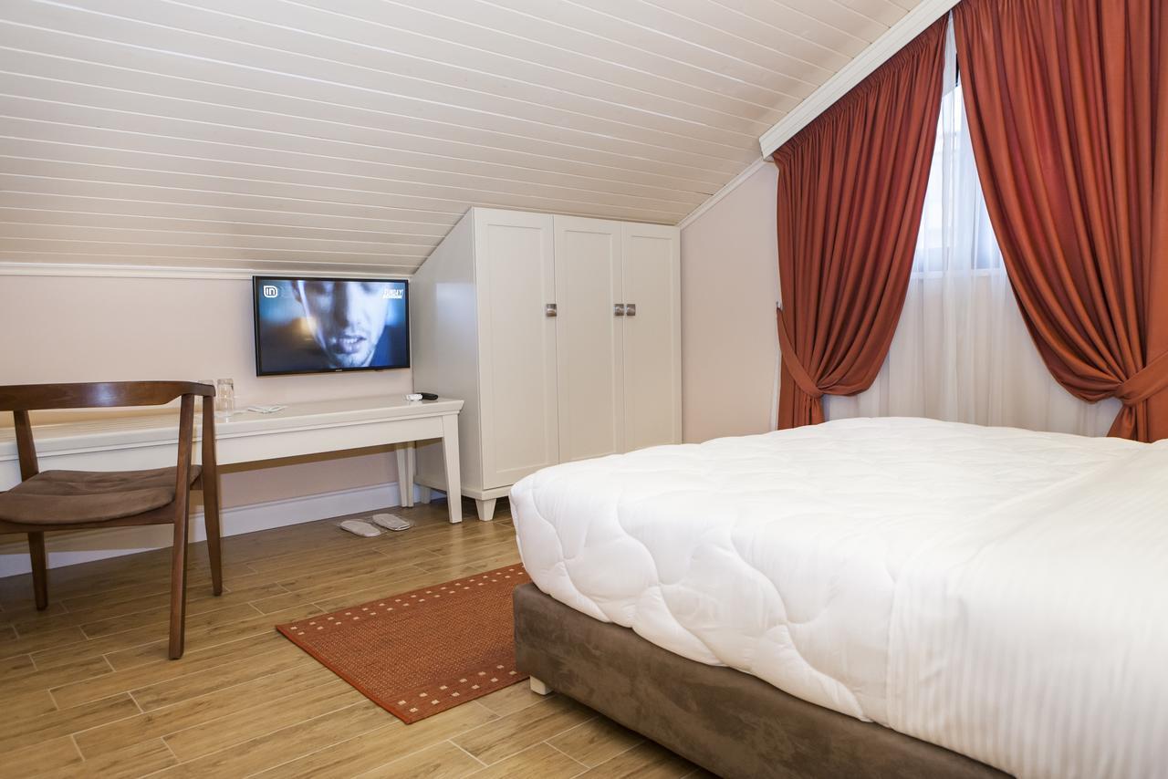 22 Hotel